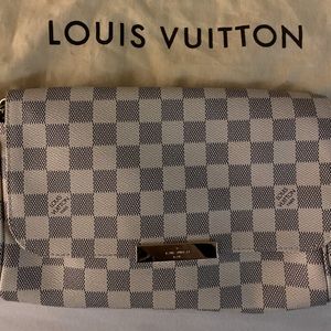 LV FAVORITE MM BAG (Authentic and in great condition)